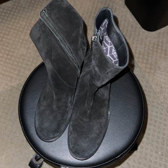 Aquatalia Brigitte Boot Womens Sz 10M Black Ankle Suede Leather Water Resistant - Picture 5 of 8